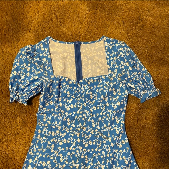 Blue Floral Dress with Puff Sleeves - Picture 4 of 6
